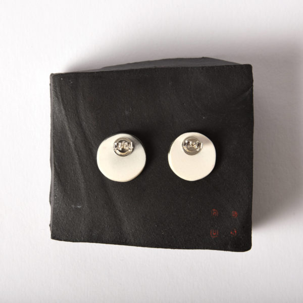 Boucles d'oreilles Disque Kemuri à clou, taille M, vue arrière