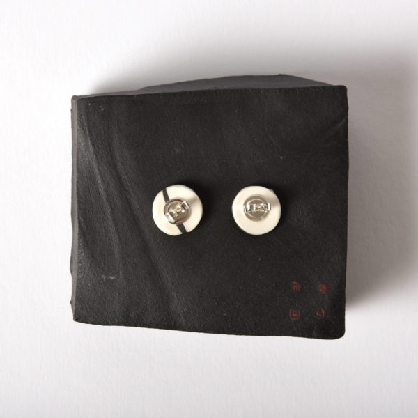 Boucles d'oreilles Disque Kemuri à clou, taille S, vue arrière